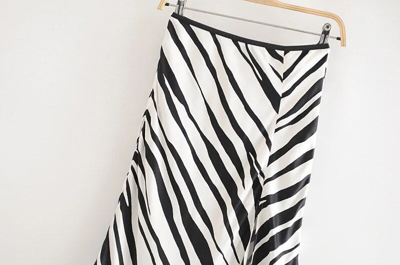 ANIMAL PRINT SKIRT